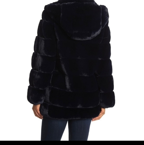 Bcbg Maxazria Faux Fur - Picture 4 of 6